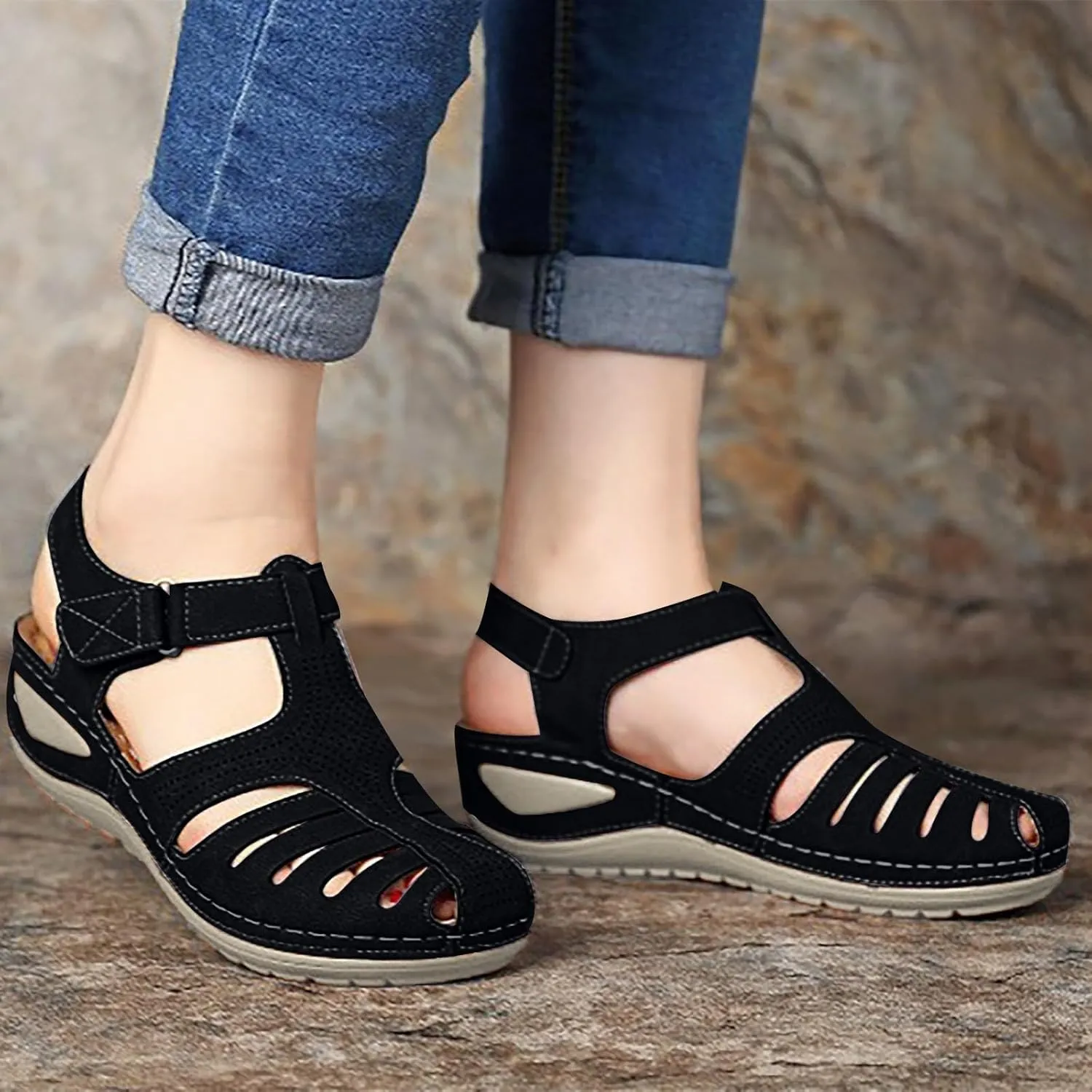 Breathable Walking Sandals for Women Closed Toe Sport Sandals Comfy Summer Flats Cushioned Outdoor Shoes