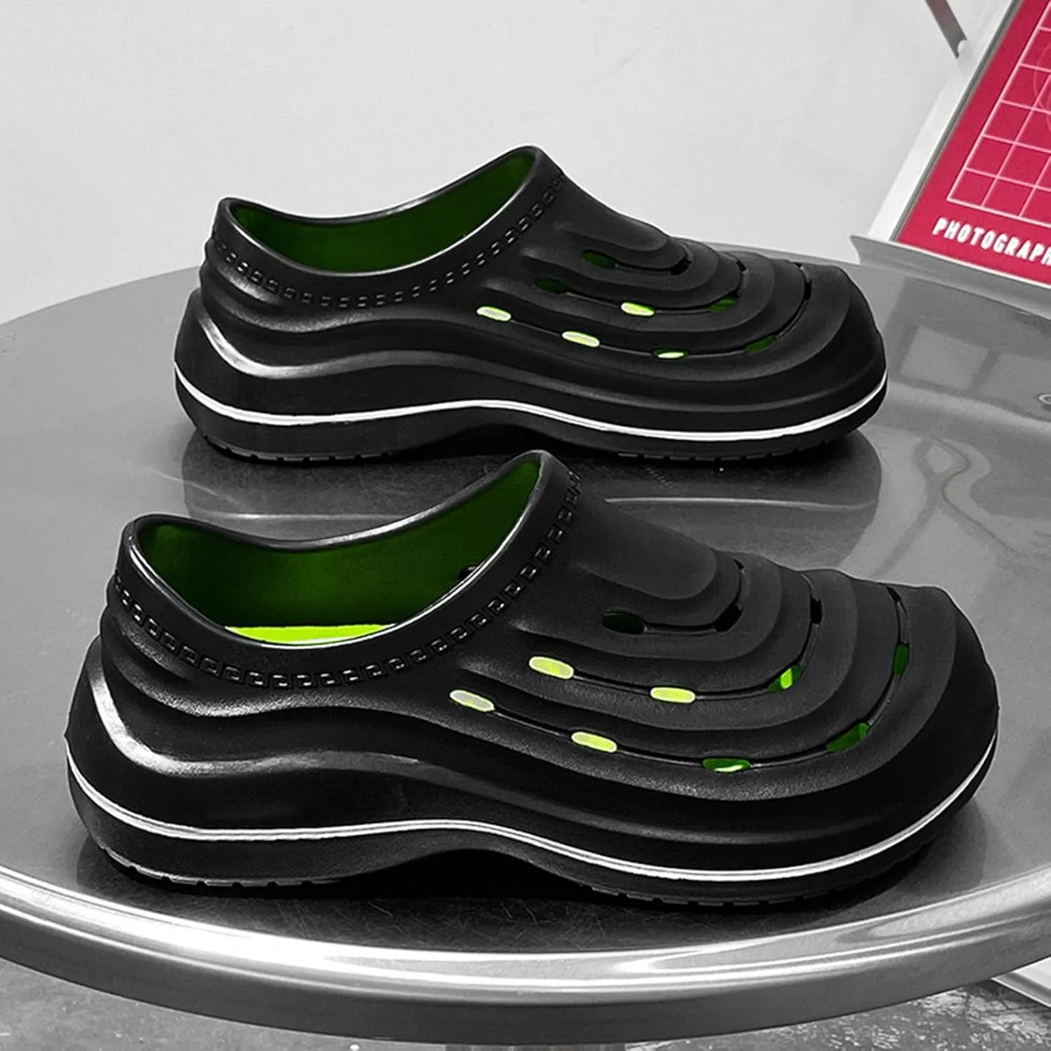 Chef Shoes Non Slip Clogs Work Shoes Breathable Soft Sole Not Tiring Wear Beach Driving Mens Bathroom Slippers