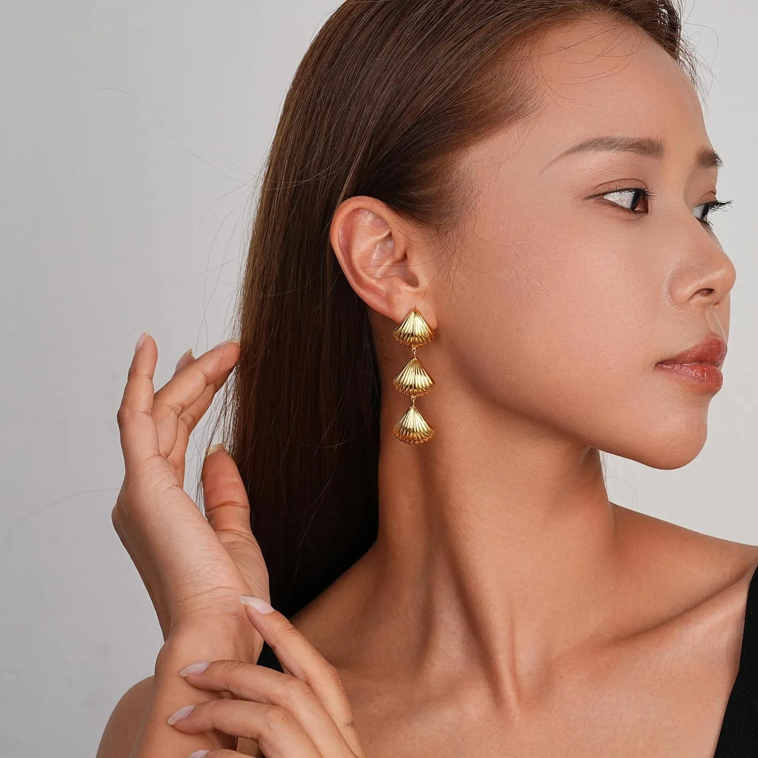 Gold Seashell Earrings for Women, 18K Gold Plated Starfish Sea Shell Stud Earring Trendy Summer Ocean Beachy Earrings Dangle Drop Jewelry Gift