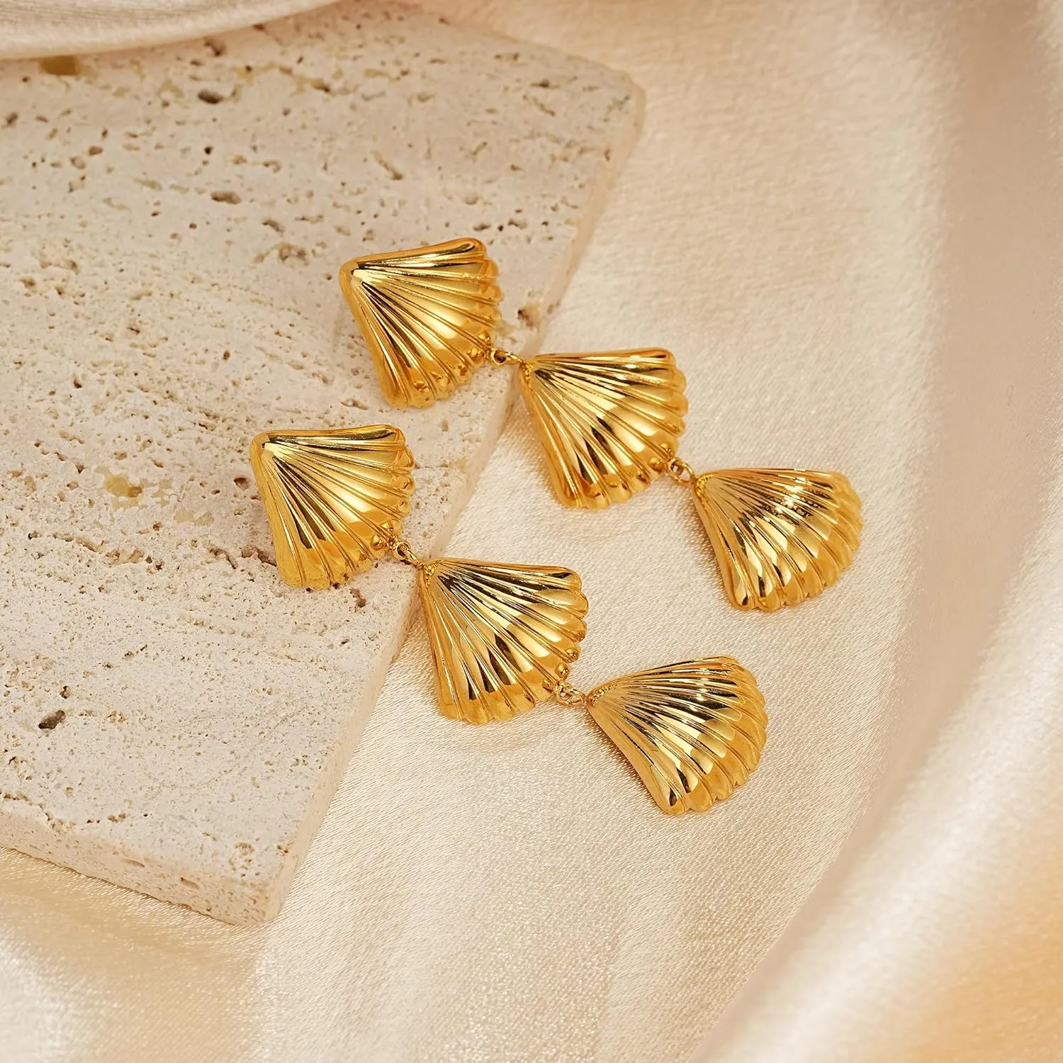 Gold Seashell Earrings for Women, 18K Gold Plated Starfish Sea Shell Stud Earring Trendy Summer Ocean Beachy Earrings Dangle Drop Jewelry Gift