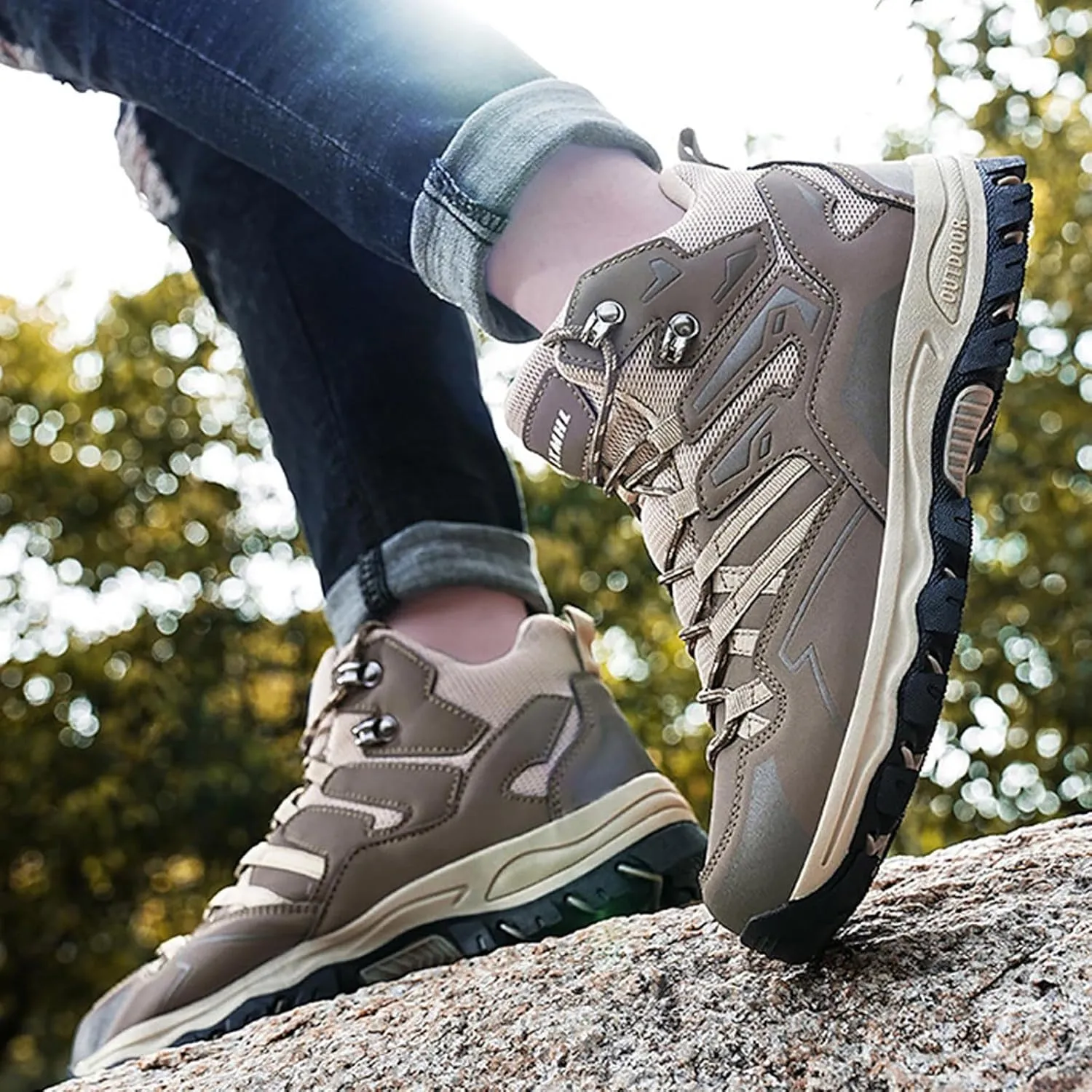 Men Autumn and Winter Hiking Shoes High Top Climbing Hiking Outdoor Shoes Casual Sports Shoes Foam Shoes