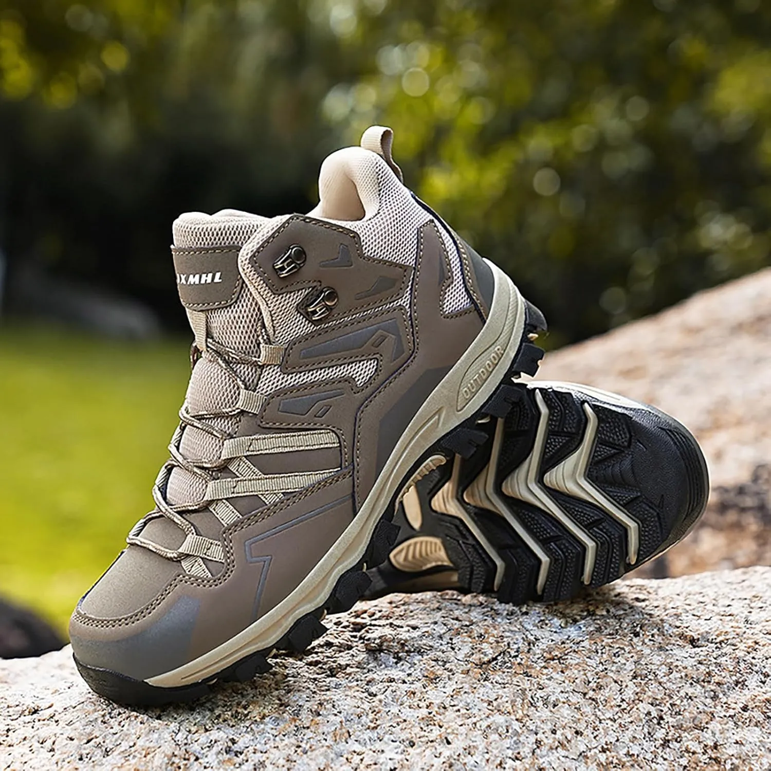 Men Autumn and Winter Hiking Shoes High Top Climbing Hiking Outdoor Shoes Casual Sports Shoes Foam Shoes