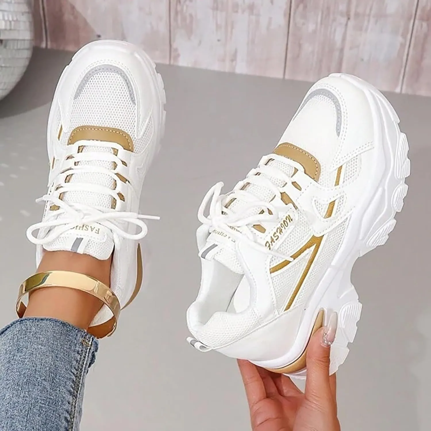 Slip on Walking Shoes Women Memory Foam Non Slip Arch Support Running Shoes Breathable Gym Workout Shoes Fashion Lace Up Sneakers