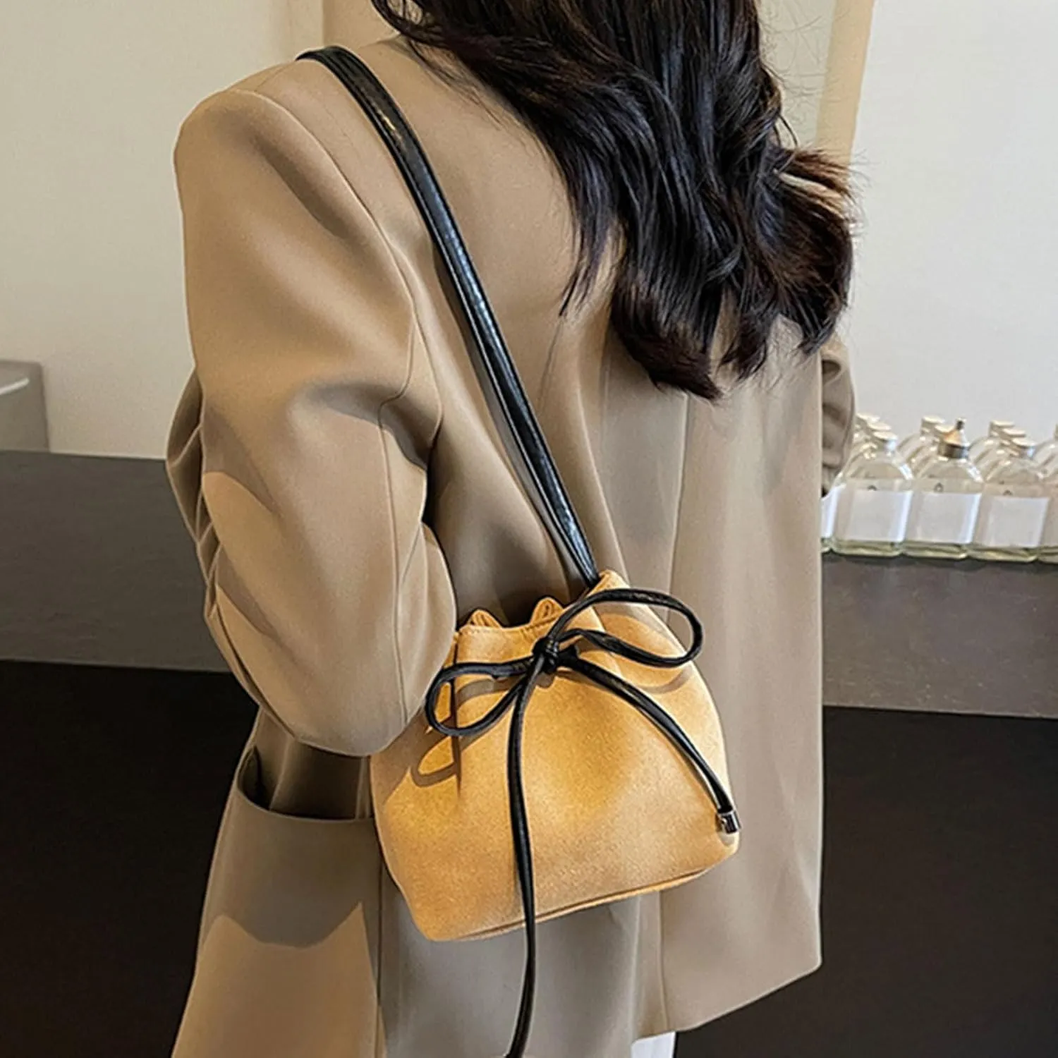 Women Bag Sweet Bows Crossbody Bag Drawstring Shoulder Bag Aesthetic Bucket Bag PU Leather Messengers Bag for Everyday Crossbody Bags