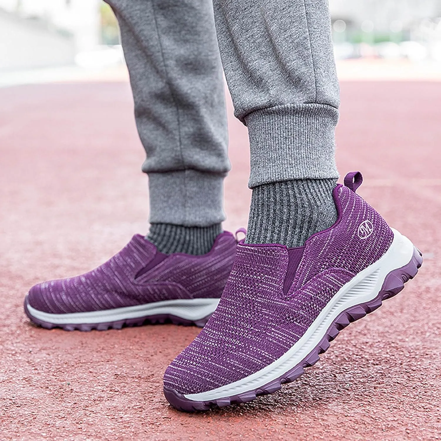 Women's Slip on Walking Shoes Dressy Knitted Non Slip Vintage Wide Running Shoes Breathable Mesh Sports Workout Tennis Shoes Fashion Lace Up Sneakers