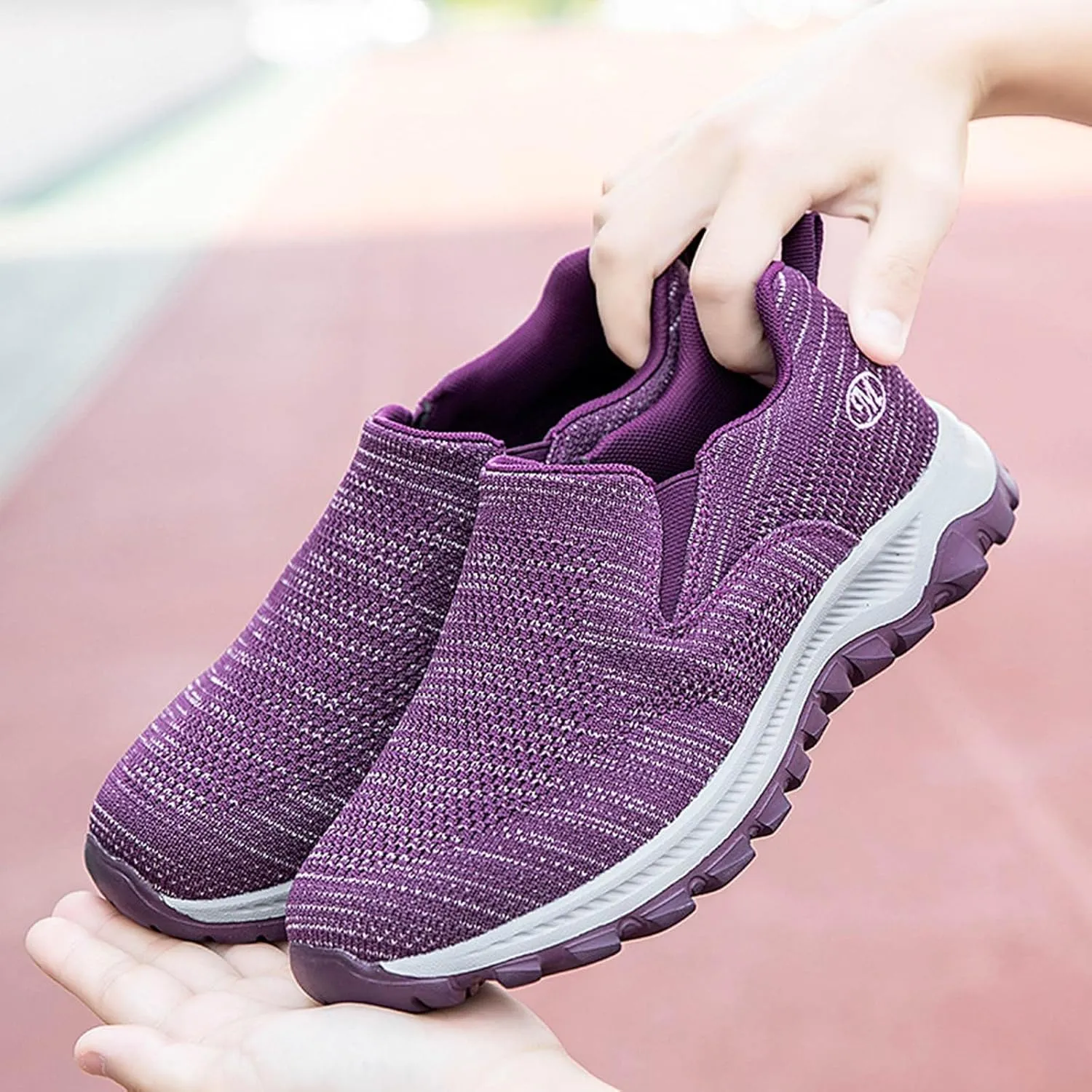 Women's Slip on Walking Shoes Dressy Knitted Non Slip Vintage Wide Running Shoes Breathable Mesh Sports Workout Tennis Shoes Fashion Lace Up Sneakers