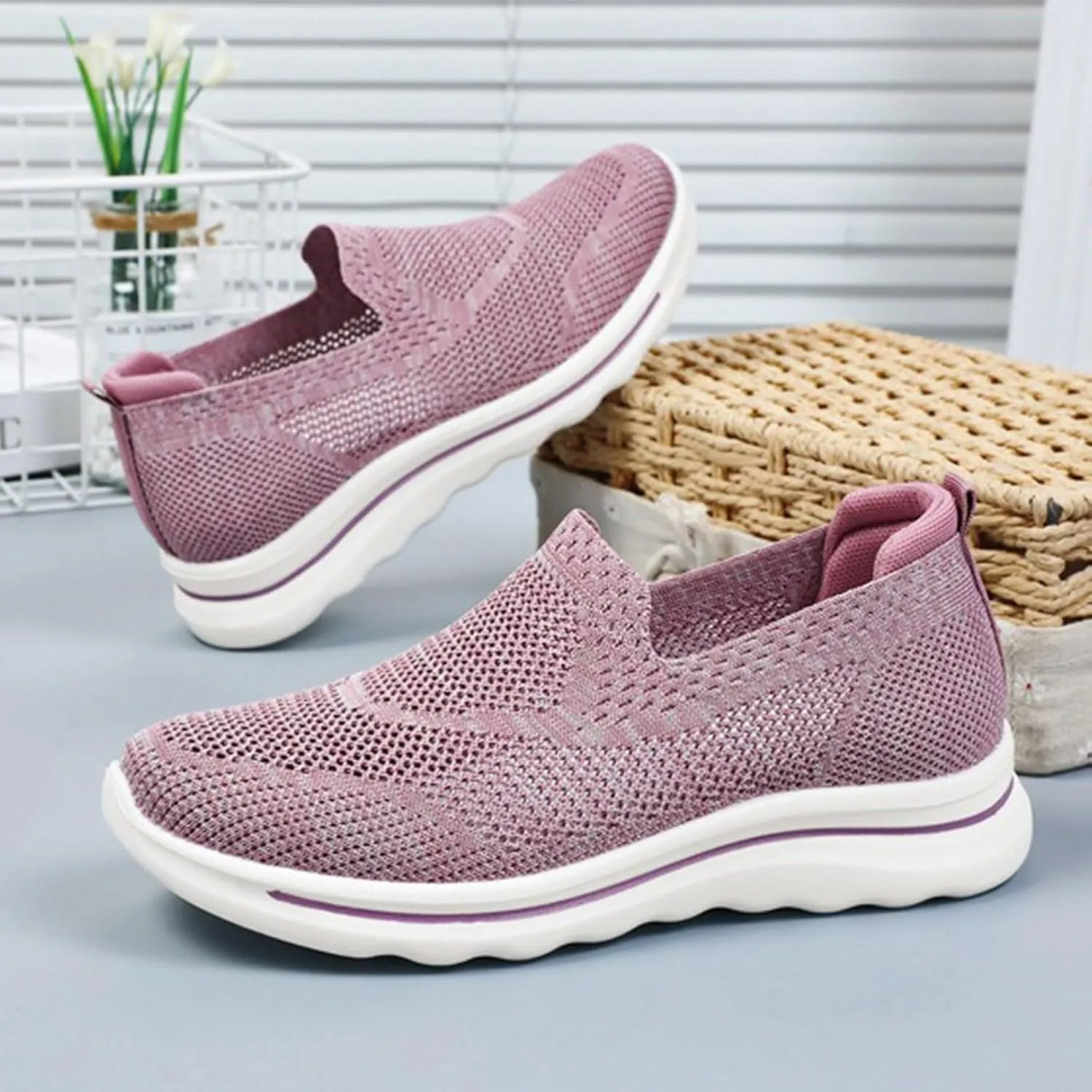 Women's Slip on Walking Shoes Memory Foam Non Slip Comfortable Running Shoes Breathable Gym Workout Shoes Ladies 2024 Fashion Sneakers